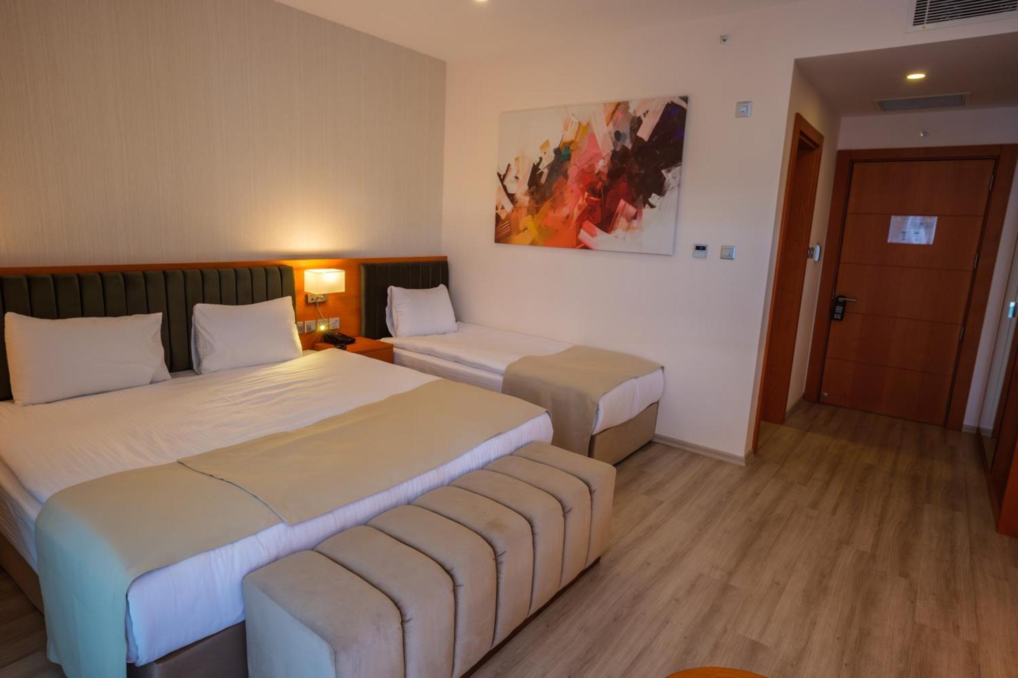 Caddem Inn Hotel Famagusta  Bagian luar foto