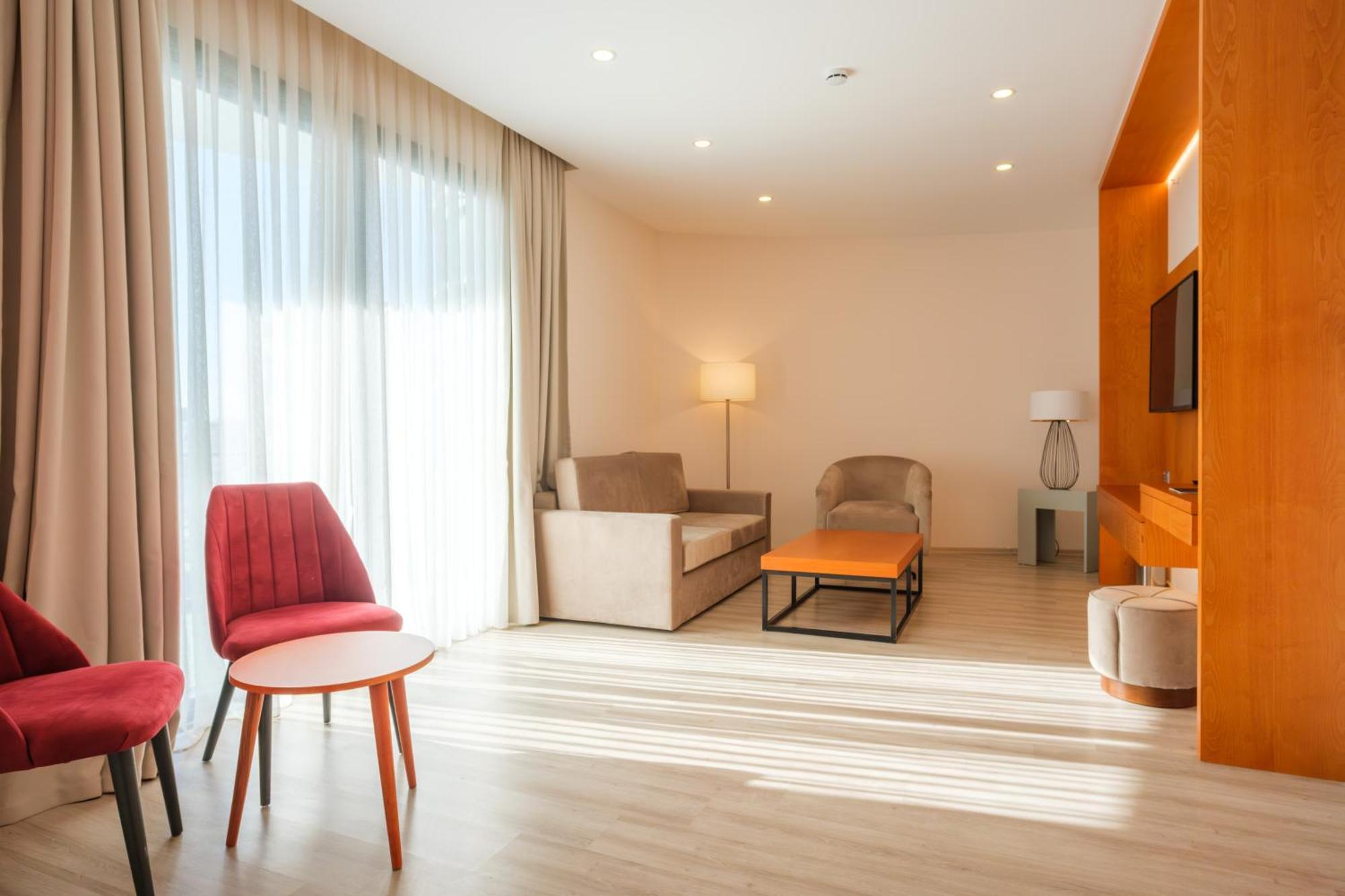 Caddem Inn Hotel Famagusta  Bagian luar foto